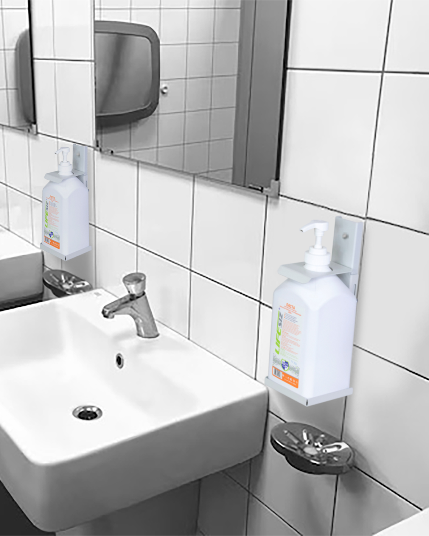 Универсальный настенный держатель для флаконов на 2 литра с помпой